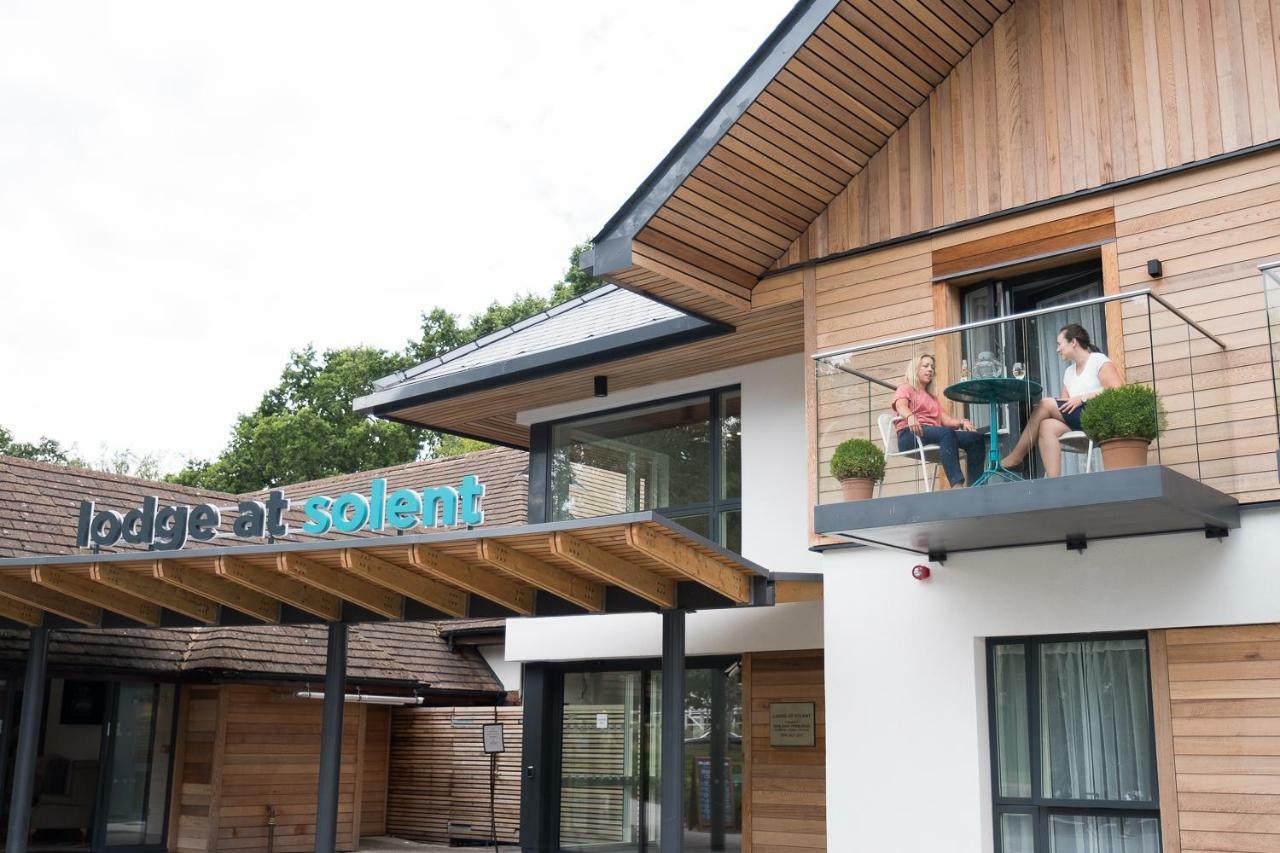 פיירהאם Lodge At Solent מראה חיצוני תמונה
